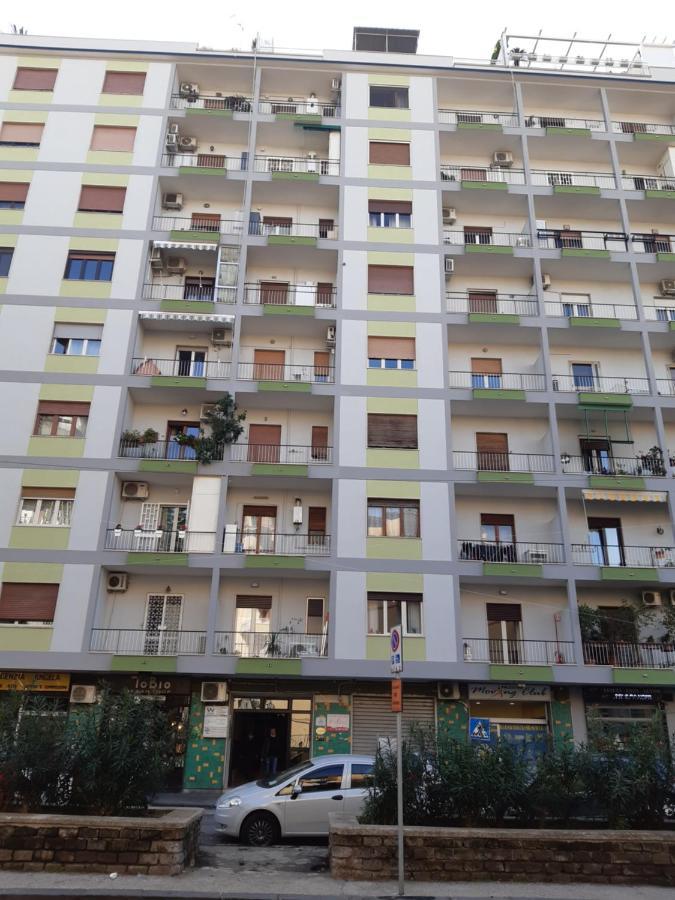 Click&Sleep Fuorigrotta Apartamento Nápoles Exterior foto