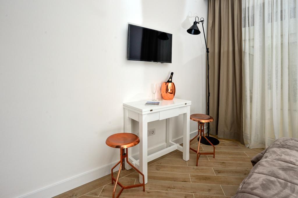 Click&Sleep Fuorigrotta Apartamento Nápoles Exterior foto