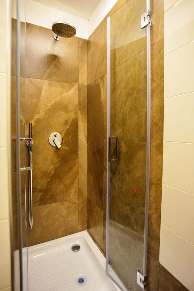 Click&Sleep Fuorigrotta Apartamento Nápoles Exterior foto